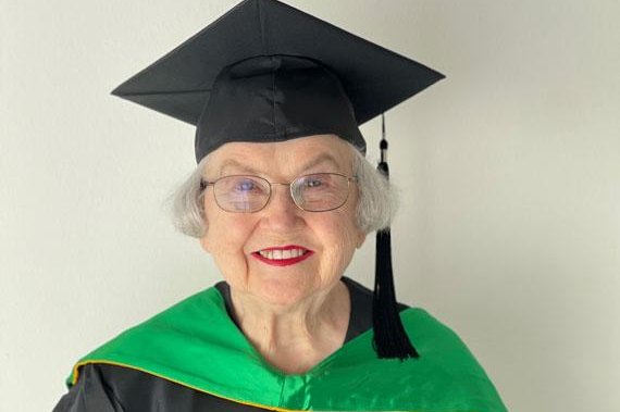 90-year-old woman earns master's degree in Texas 90-year-old woman earns master's degree in Texas