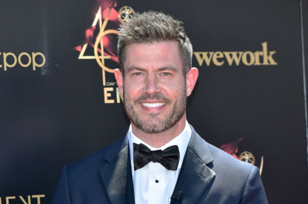'Bachelor' host Jesse Palmer celebrates birth of first child 'Bachelor' host Jesse Palmer celebrates birth of first child