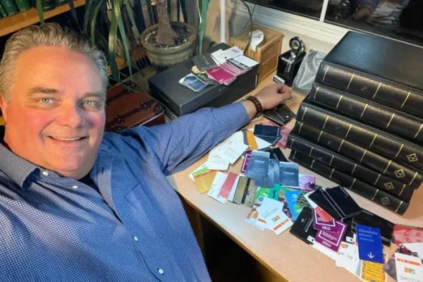 California man collects 1,136 hotel keycards, earns world record California man collects 1,136 hotel keycards, earns world record