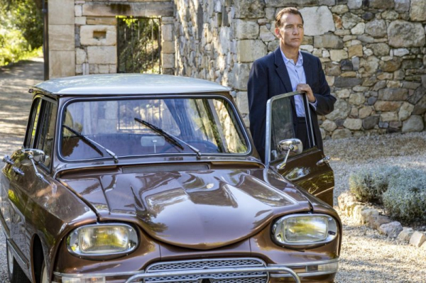 Clive Owen wanted to channel Humphrey Bogart in 'Monsieur Spade' Clive Owen wanted to channel Humphrey Bogart in 'Monsieur Spade'