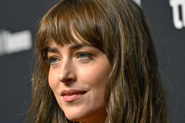 Dakota Johnson to guest host 'Saturday NIght Live' Dakota Johnson to guest host 'Saturday NIght Live'