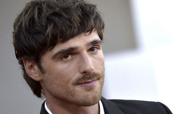 Jacob Elordi gets stage fright in 'SNL' promo Jacob Elordi gets stage fright in 'SNL' promo