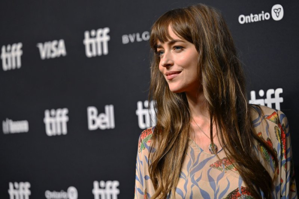 Justin Timberlake, Jimmy Fallon crash Dakota Johnson's 'SNL' monologue Justin Timberlake, Jimmy Fallon crash Dakota Johnson's 'SNL' monologue