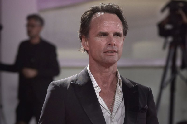 Walton Goggins, Patrick Schwarzenegger, Aimee Lou Wood join 'The White Lotus' Walton Goggins, Patrick Schwarzenegger, Aimee Lou Wood join 'The White Lotus'