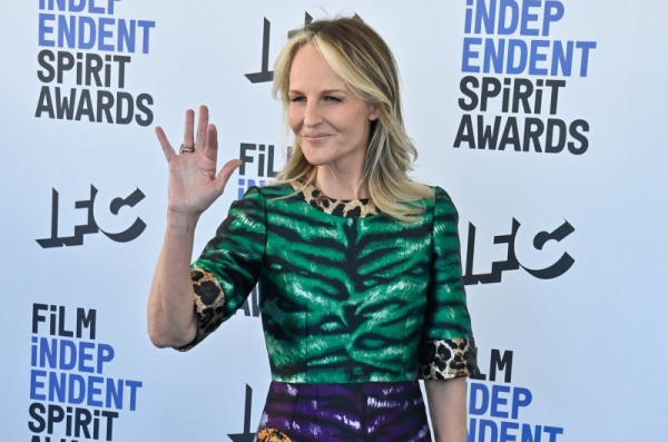 Helen Hunt, Christina Hendricks join 'Hacks' Season 3 Helen Hunt, Christina Hendricks join 'Hacks' Season 3