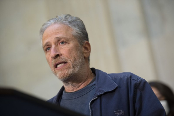 Jon Stewart draws 3 million viewers with 'Daily Show' return Jon Stewart draws 3 million viewers with 'Daily Show' return