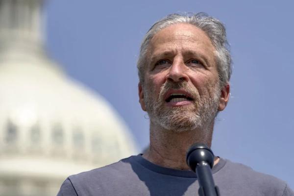 Jon Stewart returns to host 'Daily Show': 'I'm excited to be back' Jon Stewart returns to host 'Daily Show': 'I'm excited to be back'