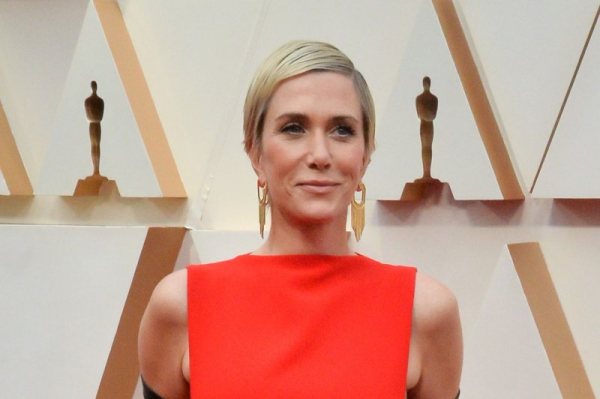 Kristen Wiig sneaks into 'Palm Royale' Kristen Wiig sneaks into 'Palm Royale'