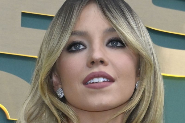 Sydney Sweeney, Ariana Grande to appear on 'SNL' in March Sydney Sweeney, Ariana Grande to appear on 'SNL' in March
