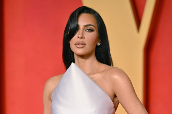 'AHS: Delicate': Kim Kardashian torments Emma Roberts in Part Two trailer 'AHS: Delicate': Kim Kardashian torments Emma Roberts in Part Two trailer