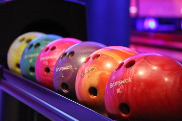 'Balls Out Bowling' event invites bowlers to roll in the nude 'Balls Out Bowling' event invites bowlers to roll in the nude