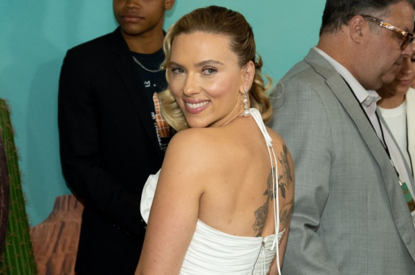 Scarlett Johansson mocks Sen. Katie Britt in 'SNL' sketch Scarlett Johansson mocks Sen. Katie Britt in 'SNL' sketch