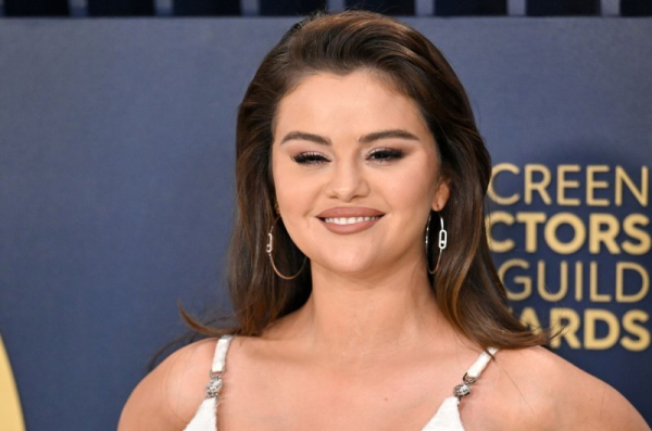 Selena Gomez returning for 'Wizards of Waverly Place' sequel series Selena Gomez returning for 'Wizards of Waverly Place' sequel series