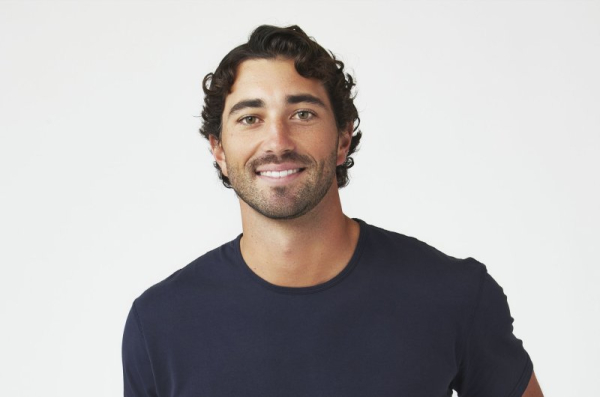 'The Bachelor': Joey Graziadei gets engaged in Season 28 finale 'The Bachelor': Joey Graziadei gets engaged in Season 28 finale