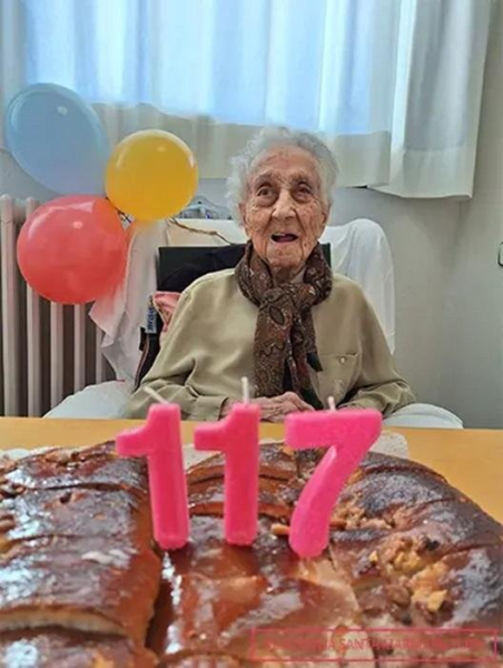 World's oldest person celebrates 117th birthday in Spain World's oldest person celebrates 117th birthday in Spain