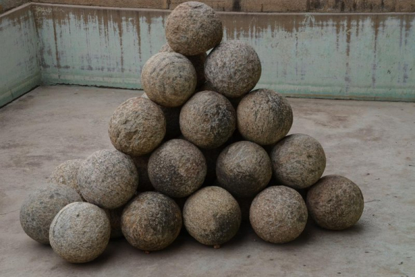 Landscapers unearth suspected Civil War cannonball in Virginia yard Landscapers unearth suspected Civil War cannonball in Virginia yard