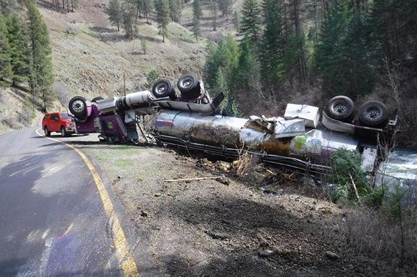 Oregon truck crash releases 77,000 salmon into wrong body of water Oregon truck crash releases 77,000 salmon into wrong body of water