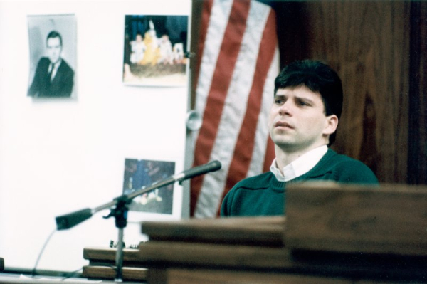 Ryan Murphy's Menendez brothers' show minimizes trial, actor says Ryan Murphy's Menendez brothers' show minimizes trial, actor says