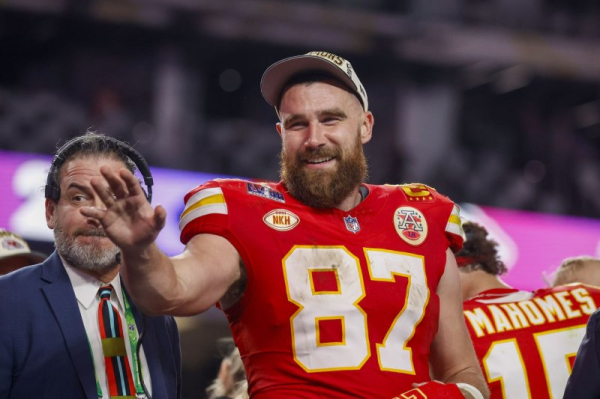 Travis Kelce to host 'Are You Smarter Than a Celebrity?' game show Travis Kelce to host 'Are You Smarter Than a Celebrity?' game show