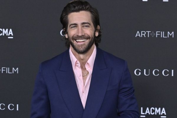'SNL' demands NYers 'stop punching character actors in the face' 'SNL' demands NYers 'stop punching character actors in the face'