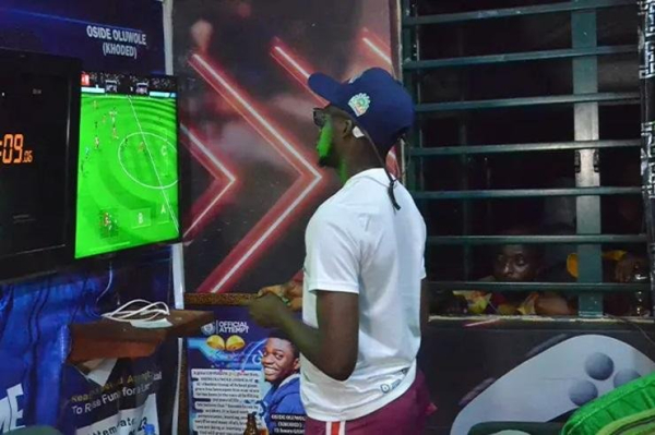 Nigerian gamer's 75-hour session breaks world record Nigerian gamer's 75-hour session breaks world record