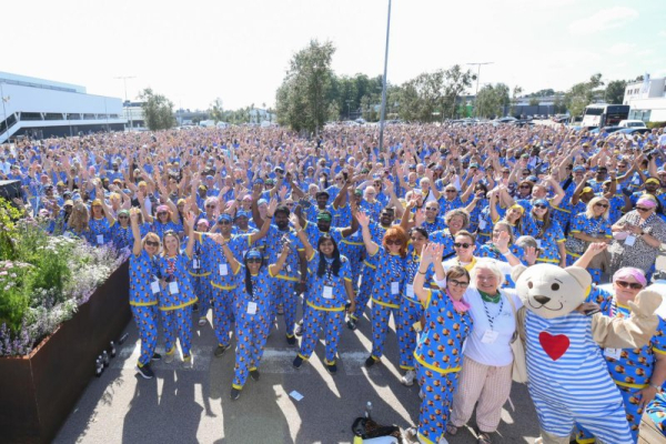 2,052 Ikea employees break record for world's largest pajama party 2,052 Ikea employees break record for world's largest pajama party