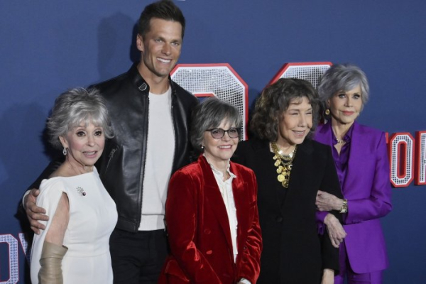 Jane Fonda to receive the SAG Life Achievement Award Jane Fonda to receive the SAG Life Achievement Award