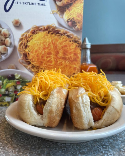 Ohio-based eatery breaks world record for hot dog photos Ohio-based eatery breaks world record for hot dog photos
