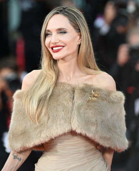 Angelina Jolie says she wanted to be a funeral director on 'Tonight Show' Angelina Jolie says she wanted to be a funeral director on 'Tonight Show'