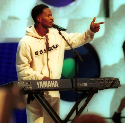 Jamie Foxx jokes about health crisis in new Netflix special Jamie Foxx jokes about health crisis in new Netflix special