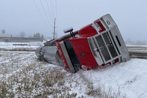 No injuries, no crying when overturned tanker spills milk in Minnesota No injuries, no crying when overturned tanker spills milk in Minnesota