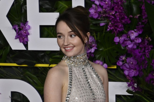 Alycia Debnam-Carey exposes Kaitlyn Dever in 'true-ish' series 'Apple Cider Vinegar' Alycia Debnam-Carey exposes Kaitlyn Dever in 'true-ish' series 'Apple Cider Vinegar'
