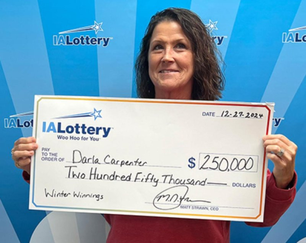 Iowa woman wins $250,000 from Christmas gift lottery ticket Iowa woman wins $250,000 from Christmas gift lottery ticket
