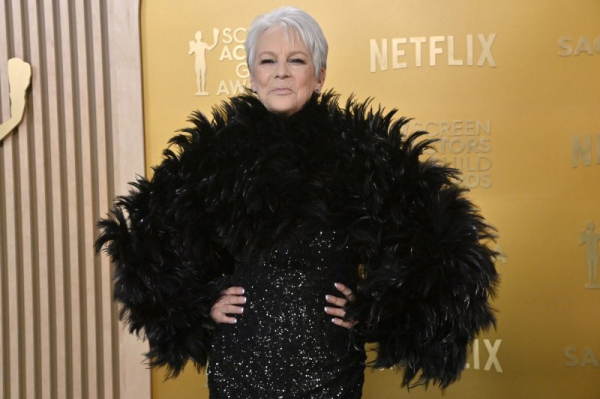 SAG Awards: Jamie Lee Curtis reveals Colin Farrell gave her COVID at Golden Globes SAG Awards: Jamie Lee Curtis reveals Colin Farrell gave her COVID at Golden Globes
