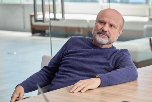 Enrico Colantoni plays self on 'Suits LA': 'I saw the funny in it'