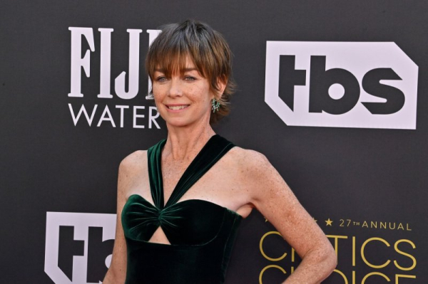 Julianne Nicholson, Michaela Watkins, more guest star on 'Hacks' Season 4 Julianne Nicholson, Michaela Watkins, more guest star on 'Hacks' Season 4