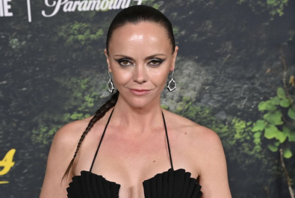 'Yellowjackets' star Sarah Desjardins: Callie is on a mission for answers in S3
