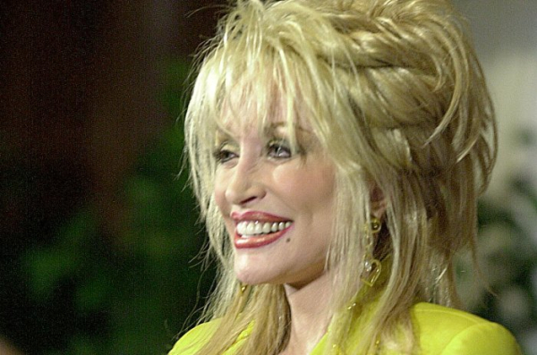 Petition to rename airport for Dolly Parton amasses 51,000 signatures