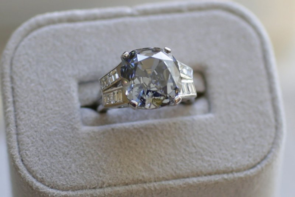 Diver recovers lost diamond ring from Texas lake