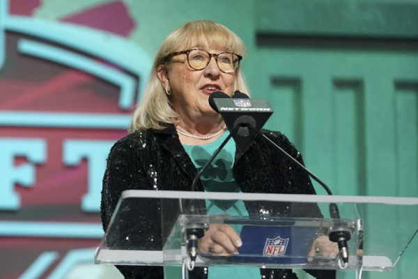 Donna Kelce, Lisa Rinna among 'Traitors' Season 4 cast