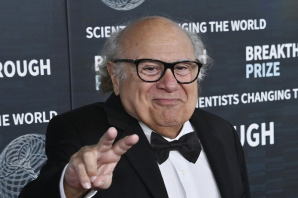 Frank is 'The Golden Bachelor' in 'It's Always Sunny' Season 17