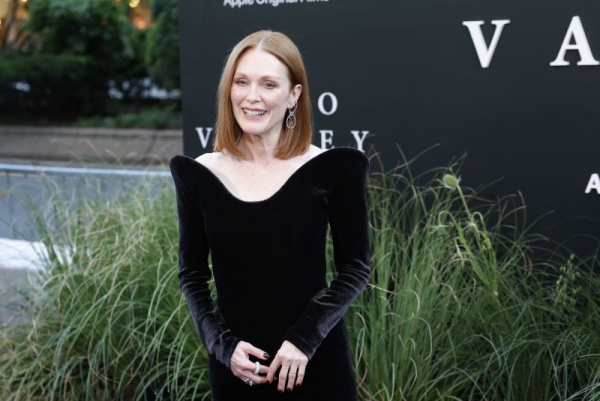 Julianne Moore on 'Sirens' Season 2: 'It's not up to me'