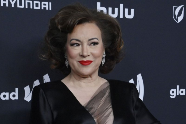 'Chucky' alum Jennifer Tilly joins 'School Spirits' Season 3