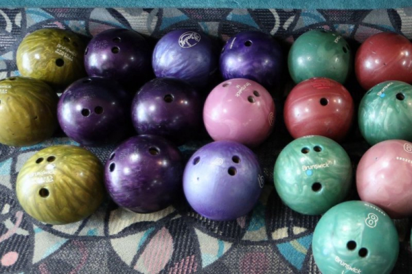 Pittsburgh group brings back 'Balls Out Bowling' nude event