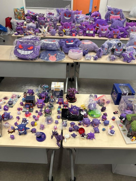 Pok&eacute;mon superfan collects 1,200 Gengar items
