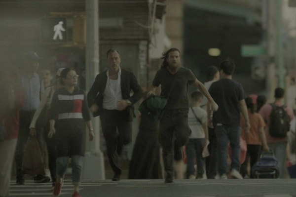 Jason Bateman brings trouble to Jude Law in 'Black Rabbit' trailer