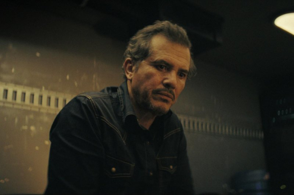 Leguizamo's Esposito seeks redemption by catching arsonist in 'Smoke'