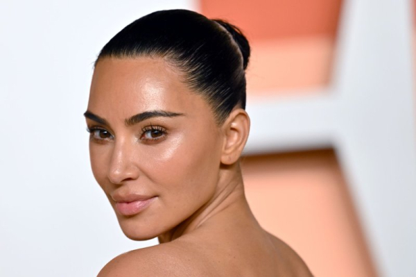 Kim Kardashian, Sarah Paulson butt heads in 'All's Fair' trailer