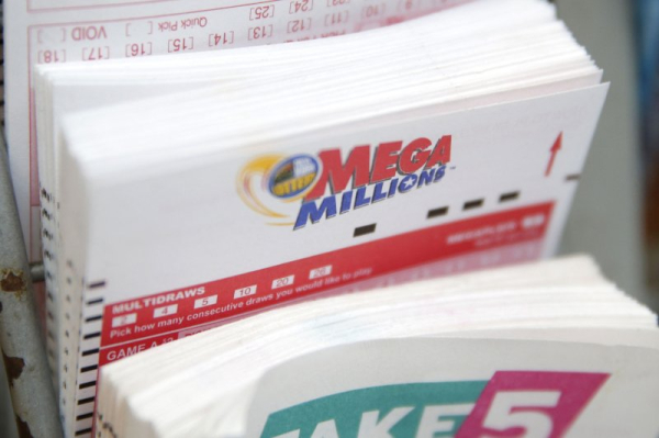 Quick pick numbers recycled for months earn a $140,000 lottery prize