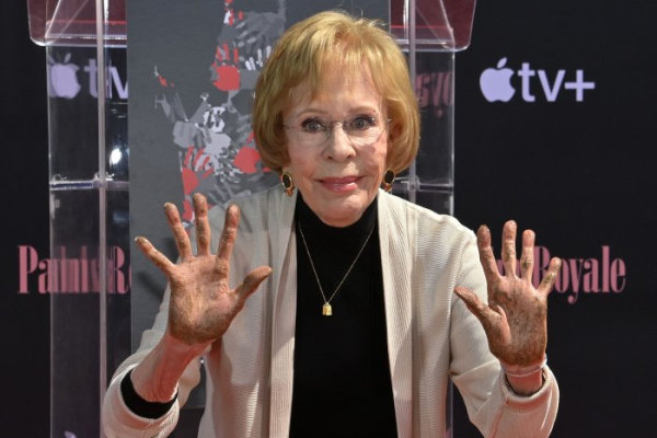 Carol Burnett recalls climbing the Hollywood sign as a kid on 'Kimmel'